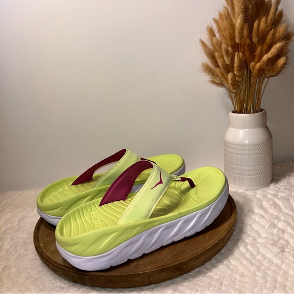 Hoka Ora Recovery Women’s Flip Flop.Size 8 Butterfly/Festival Fuchsia/lime Green - Picture 2 of 7